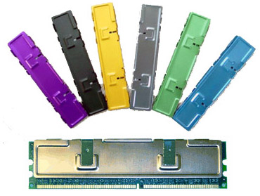 Ukzka rznobarevn eloxovanch nasunovacch chladi na RAM moduly